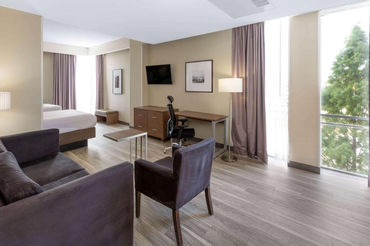 La Quinta Inn & Suites By Wyndham Tulsa Downtown - Route 66 Kültér fotó