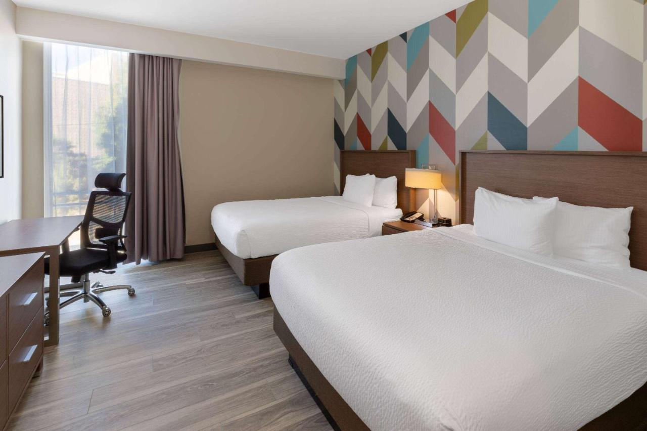 La Quinta Inn & Suites By Wyndham Tulsa Downtown - Route 66 Kültér fotó